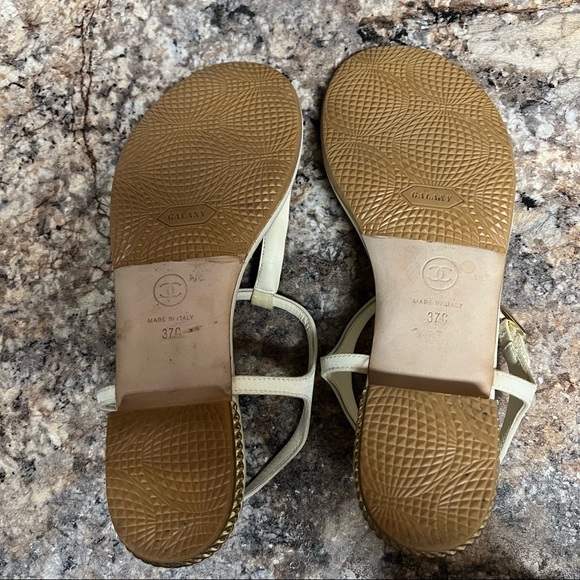 Authentic Chanel Off-White Sandals with Pearls - Picture 9 of 14